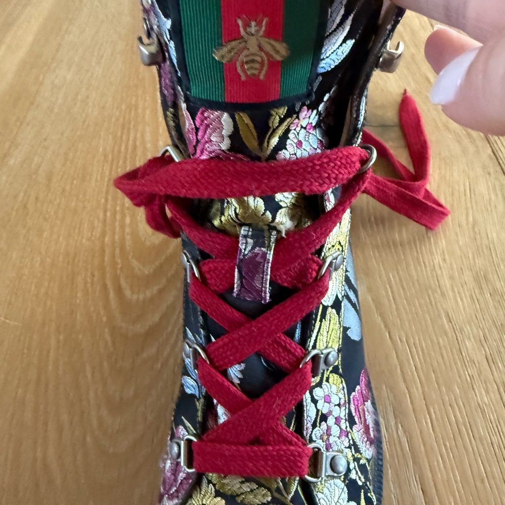 Gucci Floral Women's Combat Boots Red and Black Laces - Picture 8 of 12